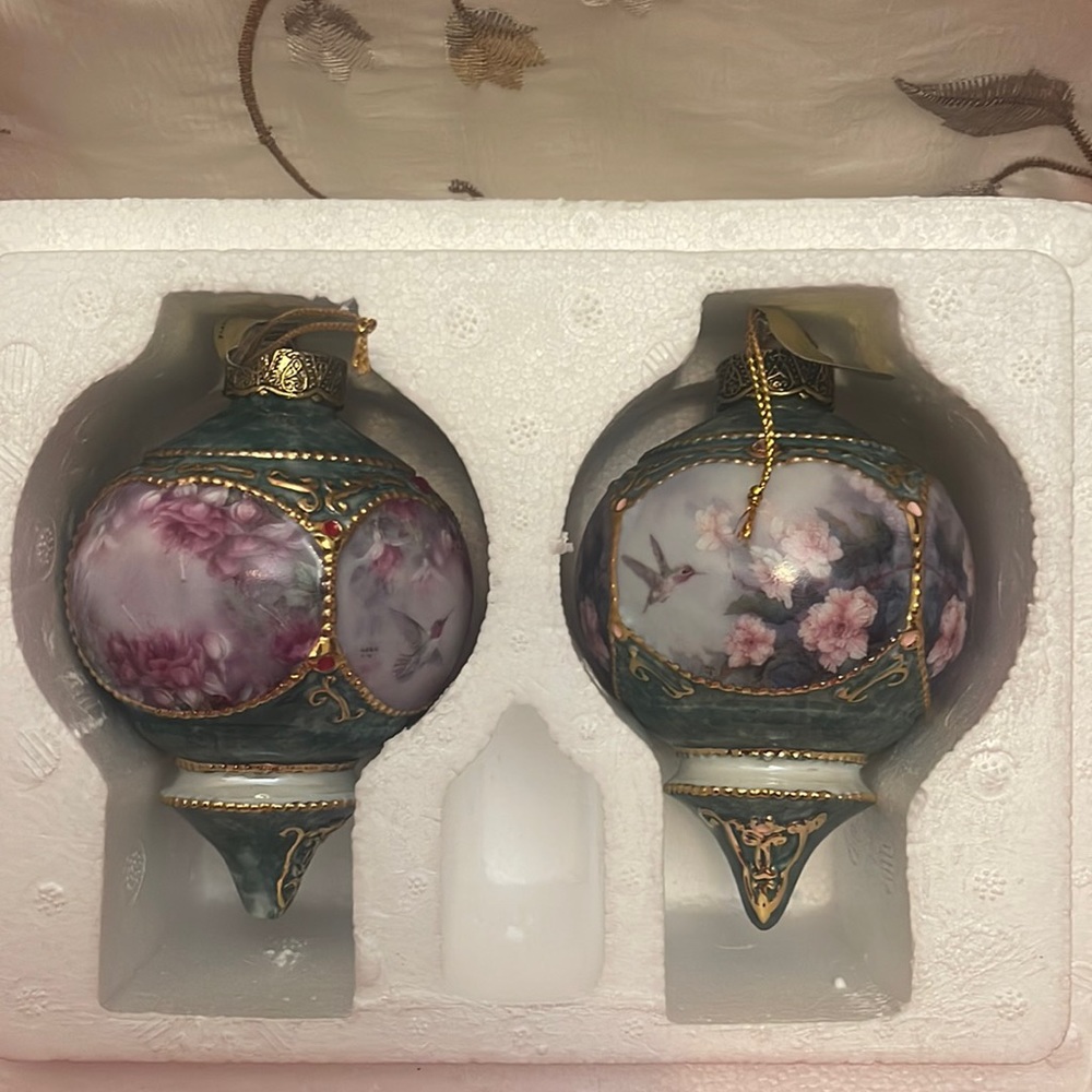 Hummingbirds Ornaments. Set of 2. Mint Condition